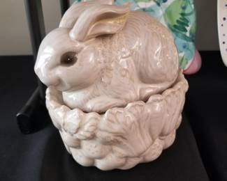 Ceramic bunny box