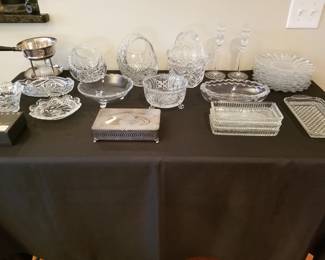 Assorted crystal and cut glass serveware 