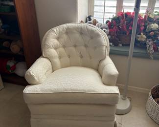 White Sitting chair