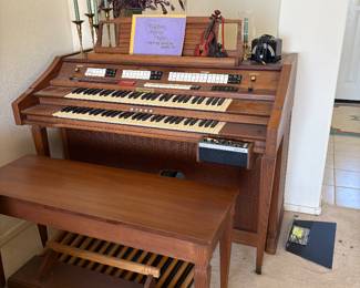 Baldwin Organ