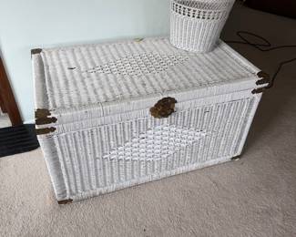 Wicker trunk 