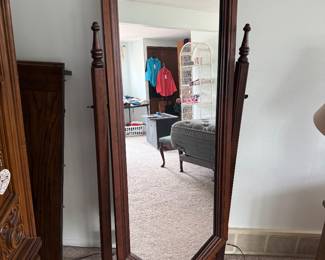Standing mirror 