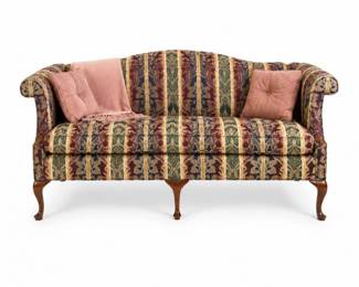 177 MichaelThomasQueenAnneCamelbackSofawPillowsSet
