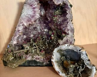 Amethyst geodes with miniature mining diorama’s