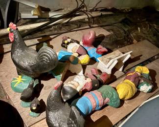  Concrete Snow White and the 7 Dwarfs,  Rooster, Hen and Chicks