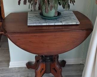 Vintage Mahogany Drop Leaf Pedestal Table