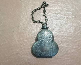 Vintage SilverTone Trefoil Coin Case Compact with Chain