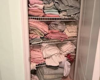 Assorted Vintage Bed and Bath Linens
