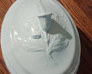 Henry Alcock  Co Imperial Ironstone Tureen  Rosebud Pattern second image