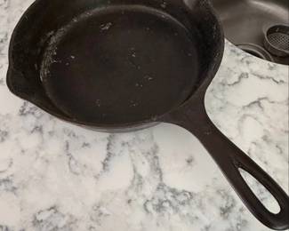 Griswold No. Cast Iron Skillet