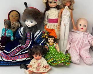 Vintage & Collectible Doll Collection – Porcelain, Fashion & Character Dolls – 8-Piece Lot