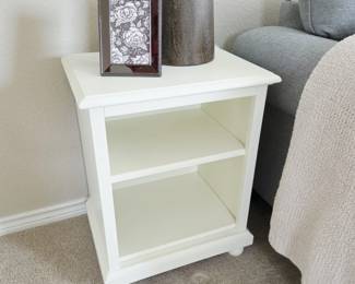 Pottery Barn Kids Catalina Nightstand / End Table – White - Furniture
