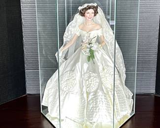 Jacqueline Kennedy Heirloom Bride Doll from her 1953 Wedding to John F. Kennedy- w/ Glass Case - Franklin Mint