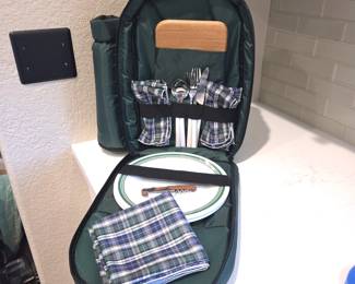 Picnic Time Insulated Wine & Cheese Picnic Backpack Set – Unused