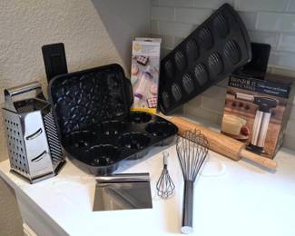 Baking & Pastry Lot – Bundt Pans, Madeleine Pan, Wilton Decorator & Chef’s Torch - Kitchen