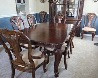 Set of 8 Bernhardt Carved Wood Upholstered Dining Chairs