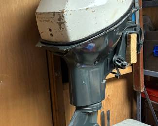Johnson 9.5 hp outboard motor. Works great!