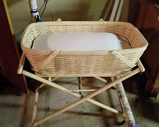 Vintage Woven Bassinet
