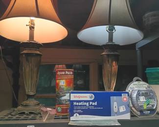 2 Vintage glass lamps