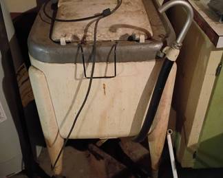 Vintage Maytag Wringer Washer