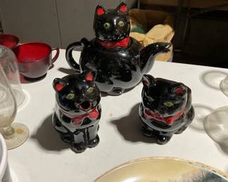 Shafford red ware black cat teapot (Set of 3)