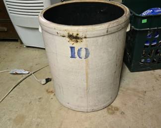 Crock 10 Gal.