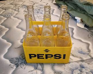 Vintage 6 pack glass Pepsi bottles & Carrier