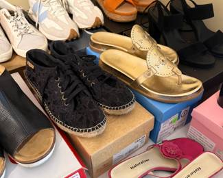 Shoes are 9-9.5