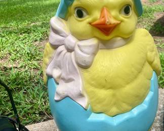 Easter Chick-in-egg