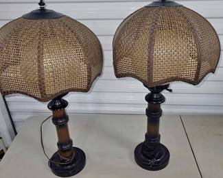 Balloon lamps comes as a pair