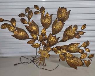 Mc metal wall sconce