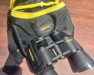 Bushnell Xtra Wide 7x32 binoculars paired with fanny-pack