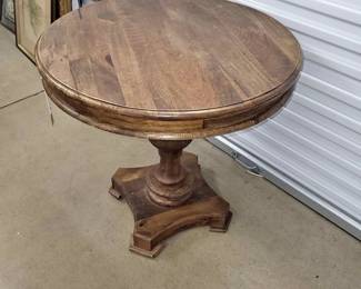 SMALL ROUND OCCASIONAL TABLE