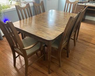Table with 6 chairs