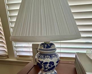 Blue & White Porcelain Ginger Jar Table Lamp