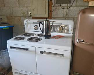 Vintage Mid-Century Porcelain Electric Range / Stove