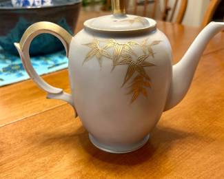 Vintage White & Gold Bamboo Teapot