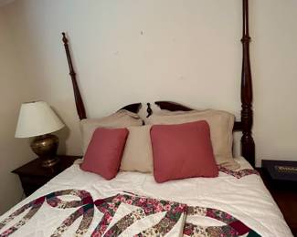 Traditional Four-Poster Queen Bed