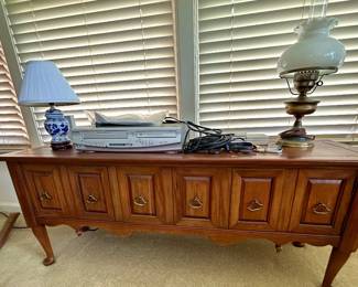 Traditional Wood Console Table