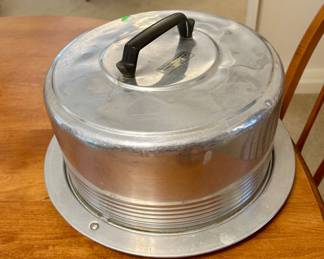 Vintage Aluminum Cake Carrier / Cake Keeper