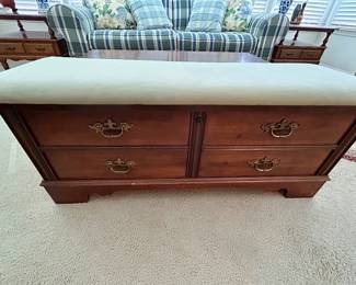 Lane Cedar Chest / Upholstered Storage Bench