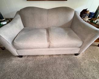 Like new Love seat