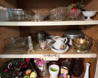 Decor and kitchen