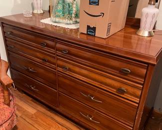 King dresser