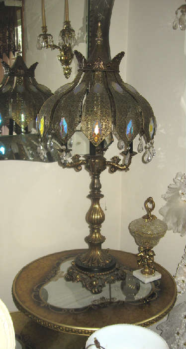 Metal shade table lamp