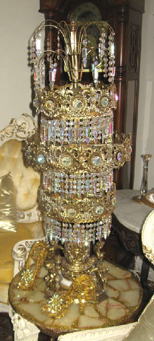 Lamps like these can be seen in Hollywood movies with stars like Betty Davis