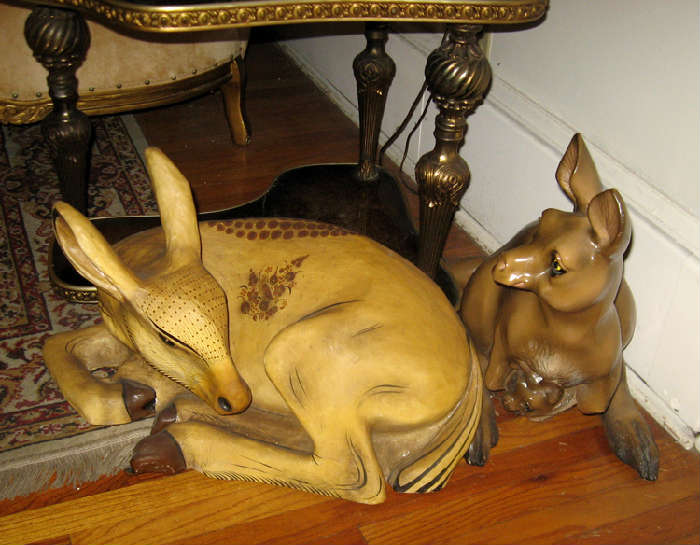 Deer & kangaroo decor approx 2 feet long, made of composition material