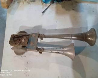Antique Dual Air Horn