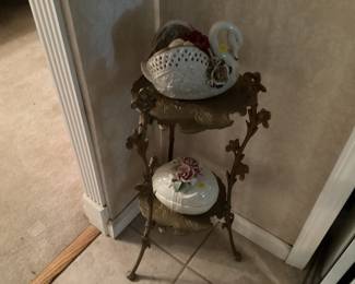Metal tea stand