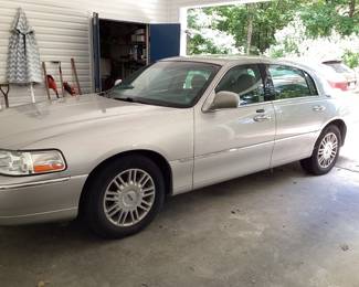  Lincoln Town Car, 2008 , 125,000 miles, clean 